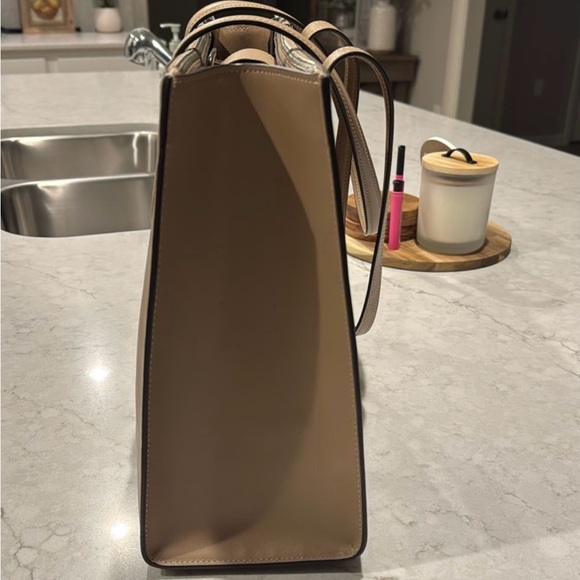 Coach Tan Tote with Structured Design and Embossed Logo - Picture 3 of 4